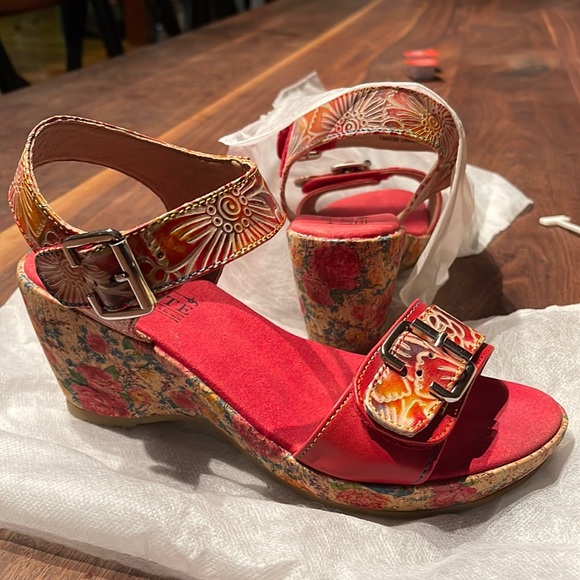 L’ARTISTE never worn in the box - Picture 2 of 7